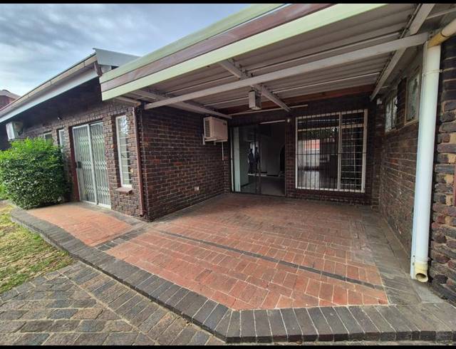 3 BEDROOM TOWNHOUSE FOR SALE IN BRACKENHURST